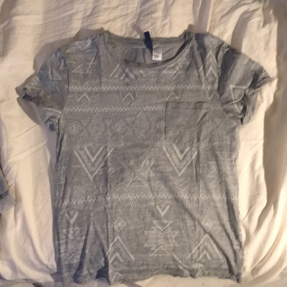 Short sleeve, divided HnM slimmer fit